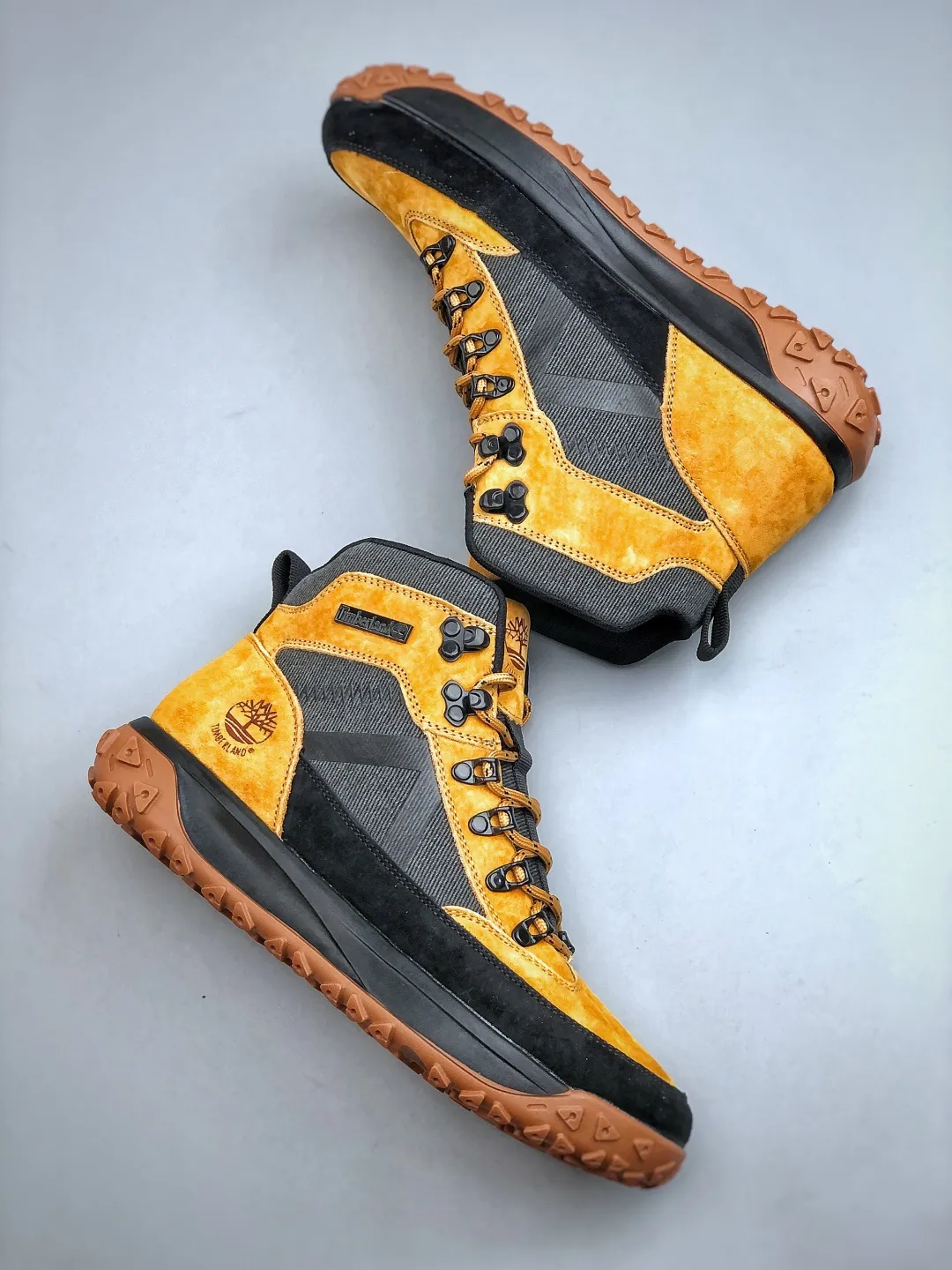 Local self-pickup💰480 supports store delivery. New goods🚀Timberland Timberland/Timberland outdoor high-top casual Martin boots series. Guangdong factory quality. Original box and original packaging. The fabric is made of Italian 🇮🇹 top-grade frosted fine-grained cowhide. It is paired with anti-odor and anti-corrosion genuine leather latex insoles to give you a perfect wearing experience. High-quality and durable. A must-have for sportsmen. Specially designed to treat those who are not handsome. High-quality and first-class foot feel. Size: 39-44